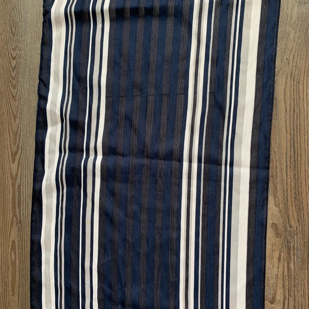 Scarf - Picture 4 of 6